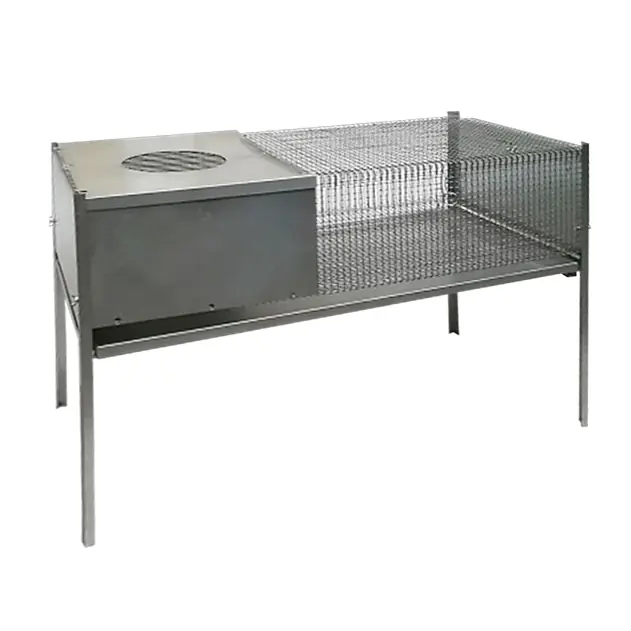 Gabbia pulcini con foro